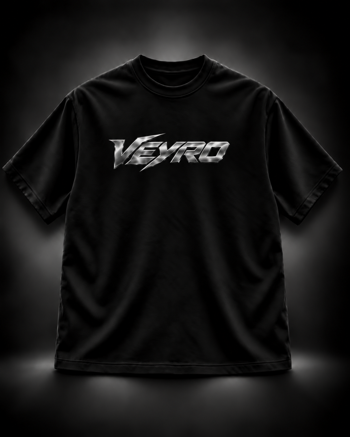 Предна част на черна тениска VEYRO Signature